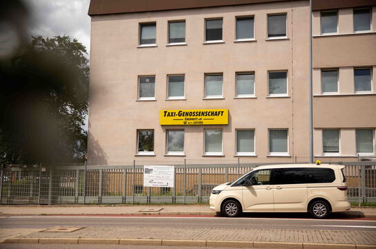 Taxi an der Theaterstraße in Chemnitz