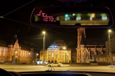 Taxi vor der Oper in Chemnitz