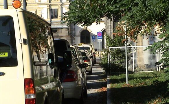 Taxistand vor dem Hbf